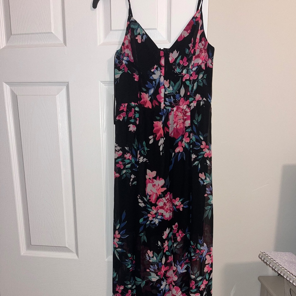 (NWT) Express Maxi Floral Dress